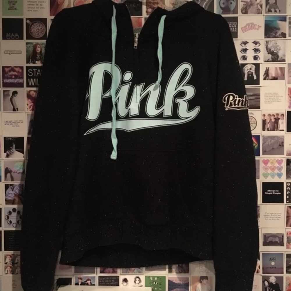 *SOLD* Victoria’s Secret Pink pullover